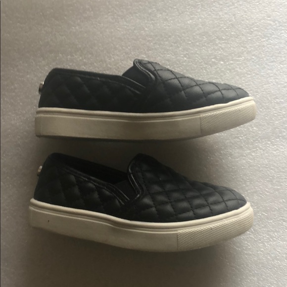 Toddler shoes size- 9 Steve Madden-quilted black - Picture 10 of 16